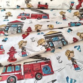   Vidám tűzoltók fehér alapon pamut perkál 150 cm széles (13411-2)