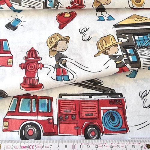 Vidám tűzoltók fehér alapon pamut perkál 150 cm széles (13411-2)