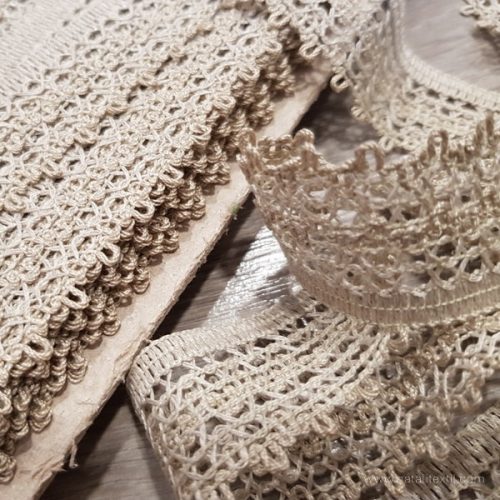 Natúr bézs 30 mm széles csipke szalag