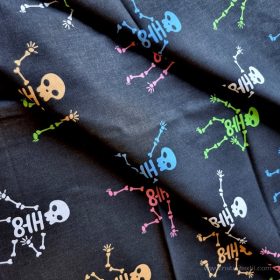 Színes csonzvázak mintás pamut perkál (60046)