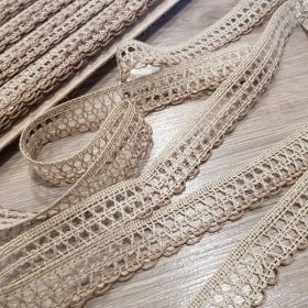 Natúr bézs 24 mm széles csipke szalag